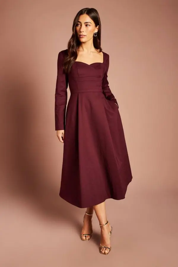 Coast Women's Long Sleeve Sweetheart Neckline Long Sleeve Midi Dress in Fig 