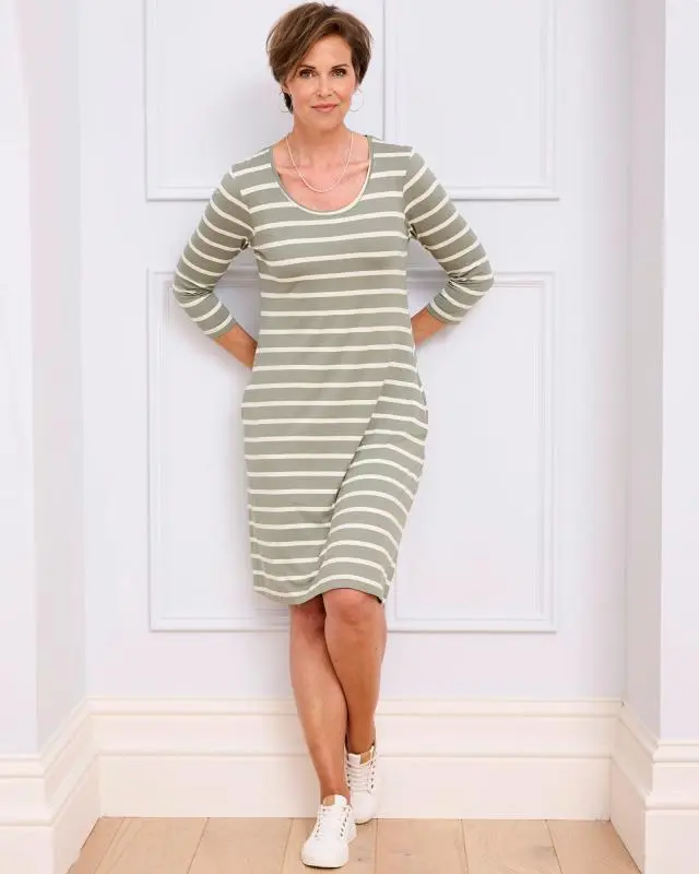 Cotton Traders Women's Jersey Print Knee Length Swing Dress in Green, Viscose/Elastane