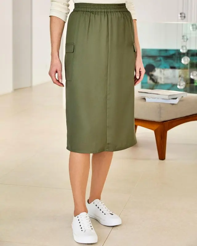 Cotton Traders Women's Pull-On Cargo Pocket Midi Skirt in Green, 100% Polyester