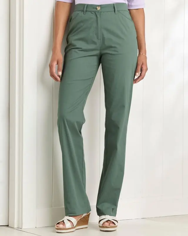 Cotton Traders Women's Classic Straight-Leg Chino Trousers in Green, Cotton/Elastane