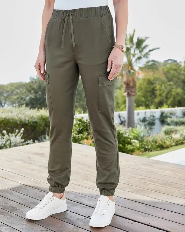Cotton Traders Women's Cargo Trousers in Green, Cotton/Elastane
