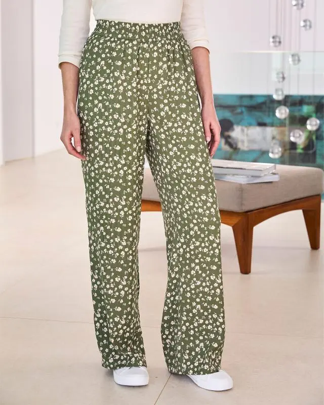 Cotton Traders Women's Printed Wide-Leg Trousers in Green, 100% Polyester