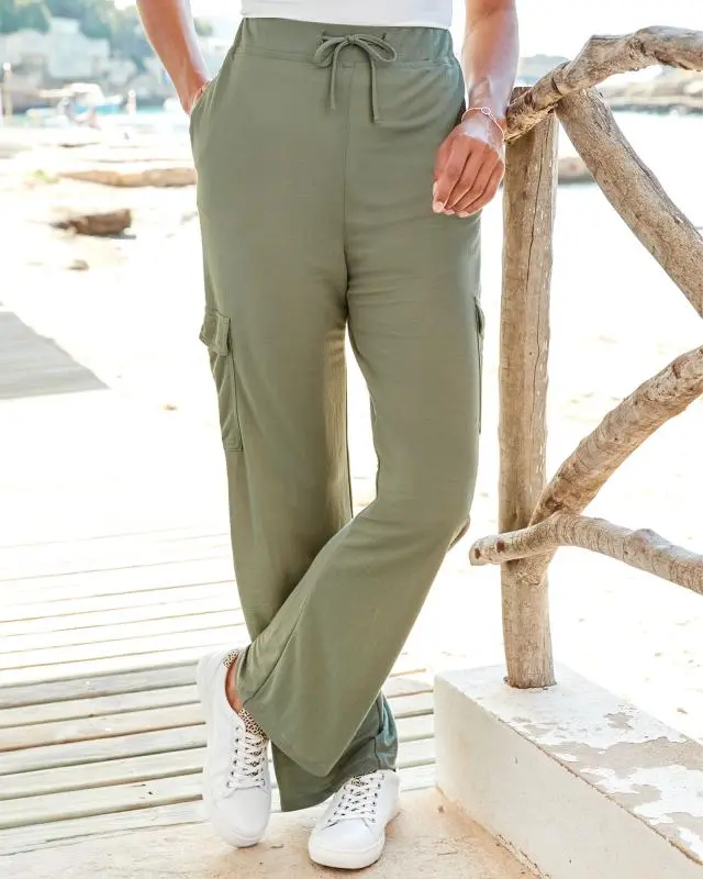 Cotton Traders Women's Pull-On Cargo Jersey Wide-Leg Trousers in Green, Polyamide/Viscose