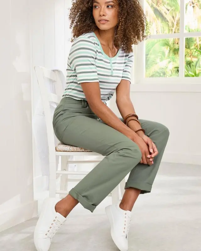 Cotton Traders Women's Wrinkle Free Pull-On Straight-Leg Trousers in Green, 100% Cotton
