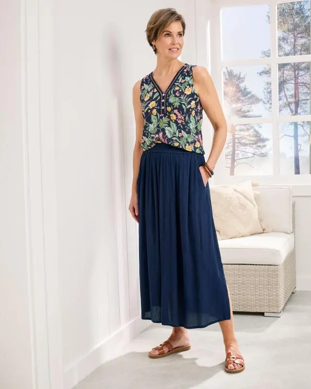 Cotton Traders Women's Pull On Crinkle Maxi Skirt in Navy, 100% Viscose