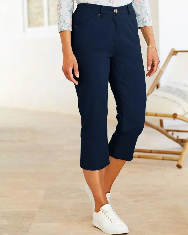 Cotton Traders Women's Classic Chino Cropped  Trousers in Navy, Cotton/Elastane