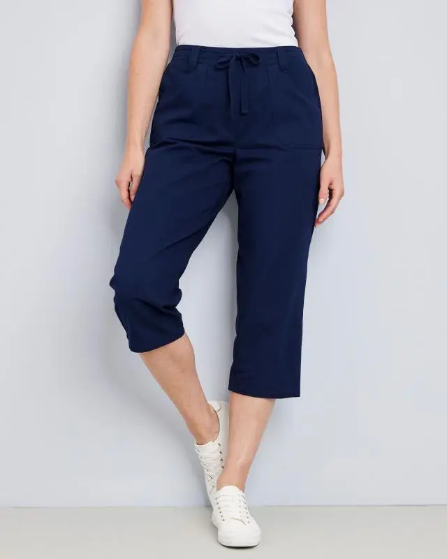 Cotton Traders Women's Wrinkle Free Pull-On Cropped  Trousers in Navy, 100% Cotton