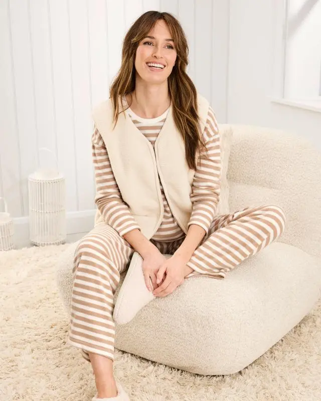 Cotton Traders Women's Cosy Fleece Zip Front Gilet in White, 100% Polyester