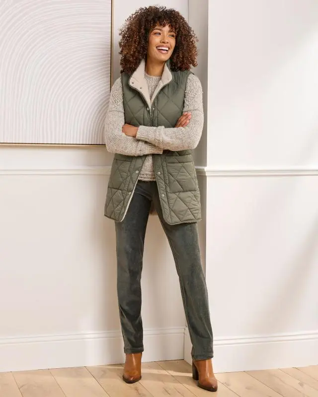 Cotton Traders Women's Quilted Gilet in Green, 100% Polyester