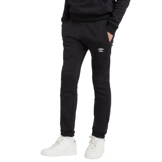 Umbro Club Leisure Jogging Bottoms in Black 