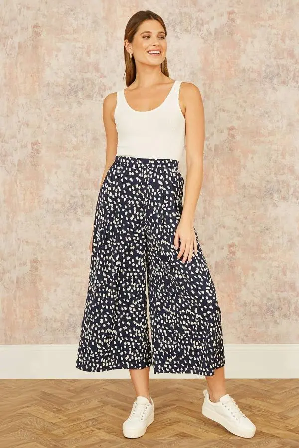 Yumi Women's Navy Dash Print Culottes 