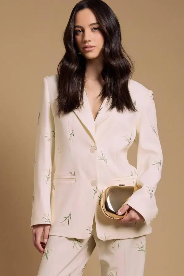 Oasis Women's Floral Embroidered Tailored Blazer in Ivory 