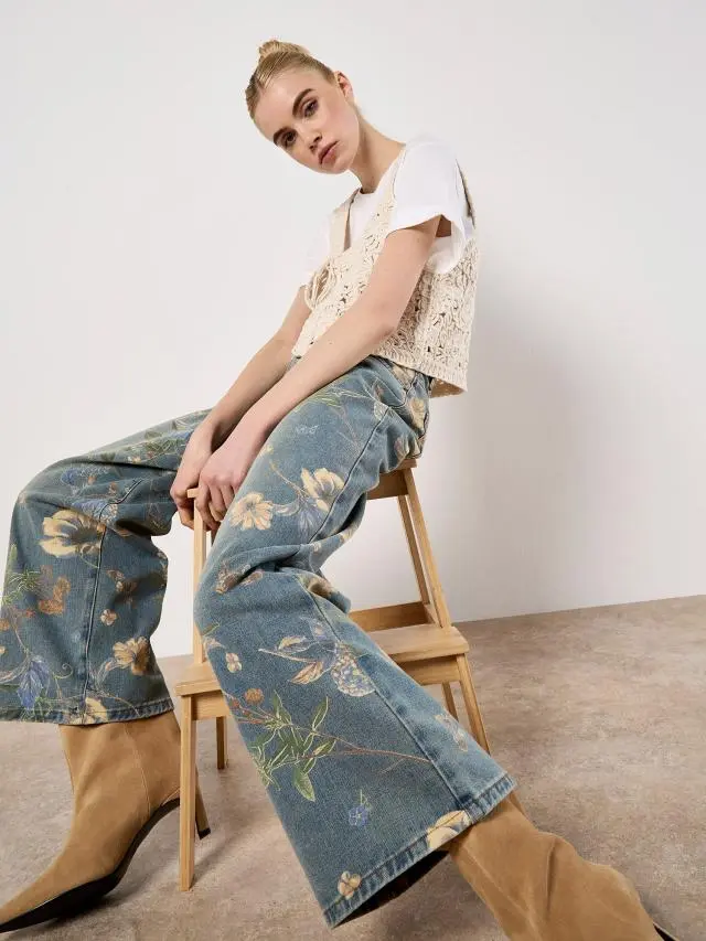 Floral Print Wide-Leg Jeans