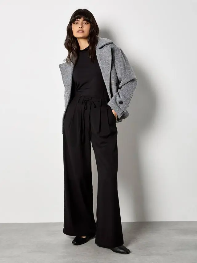 Apricot Women's Pleat Detail Wide Leg Drawstring Trousers in Black 