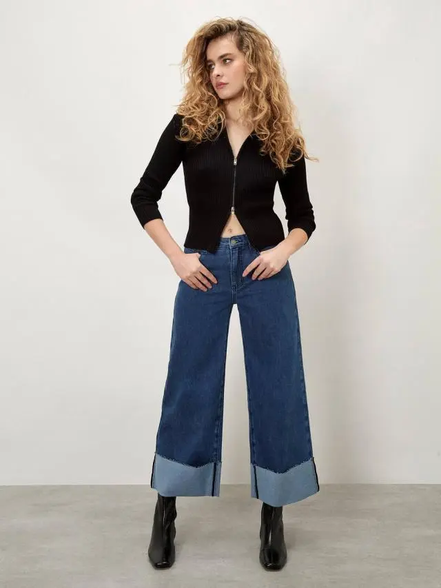 Apricot Women's Ikeda Wide Leg Cropped Jeans in Blue 