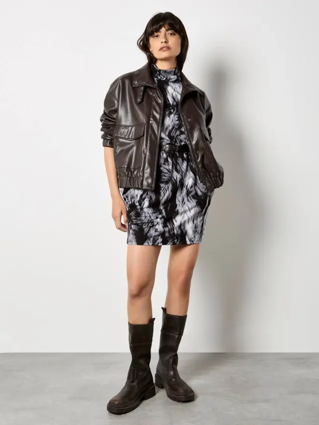 Apricot Women's Feather Print Jersey Cocoon Mini Dress in Grey 