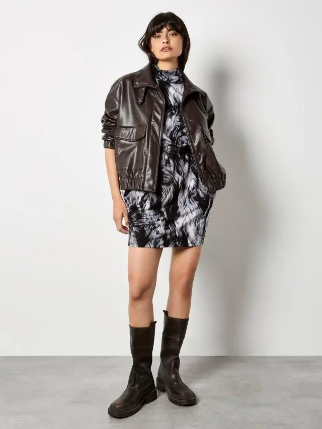 Apricot Women's Feather Print Jersey Cocoon Mini Dress in Grey 