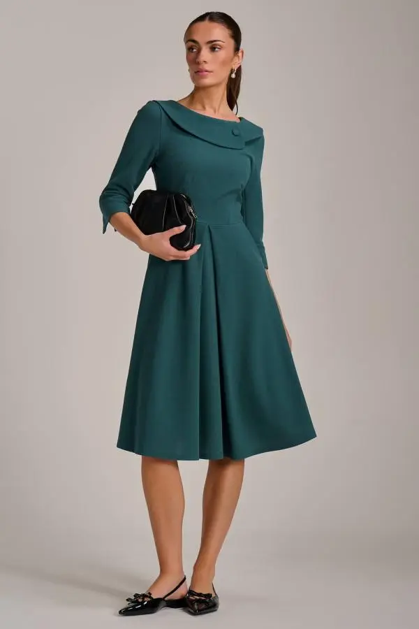 Jolie Moi Women's Fold Collar Button Detail Dress in Green 