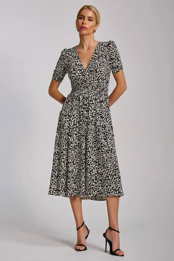 Jolie Moi Women's Short Sleeve Printed Jersey Midi Dress in White 