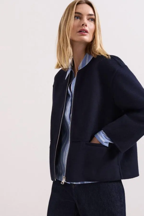 Phase Eight Women's Georgie Wool Round-Neck Boxy Jacket in Dark Navy 