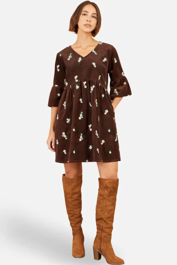 Yumi Women's Embroidered Daisy Cord Dress in Chocolate 