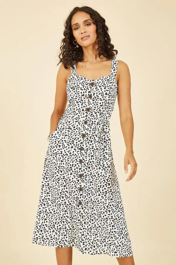 Yumi Women's White Animal Print Button Up Sundress 