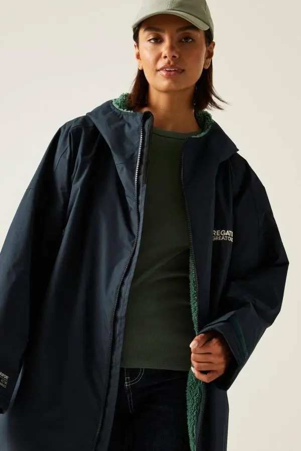 Regatta Adult Waterproof Changing Robe in Navy 