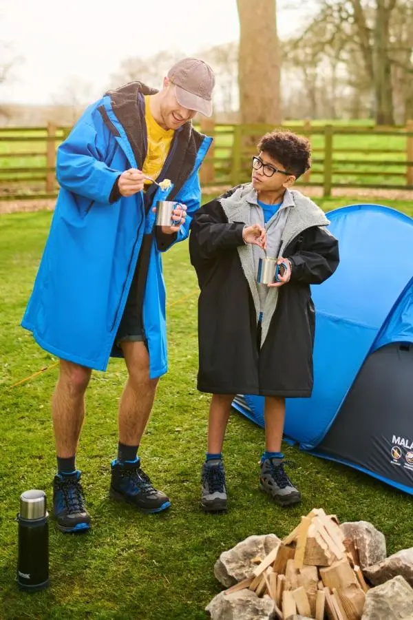 Regatta Adult Waterproof Changing Robe in Mid Blue 