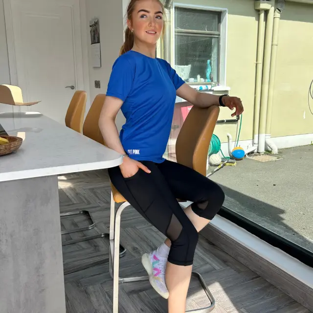 Cropped Sports Leggings V2 with Deep Side Pockets in Black
