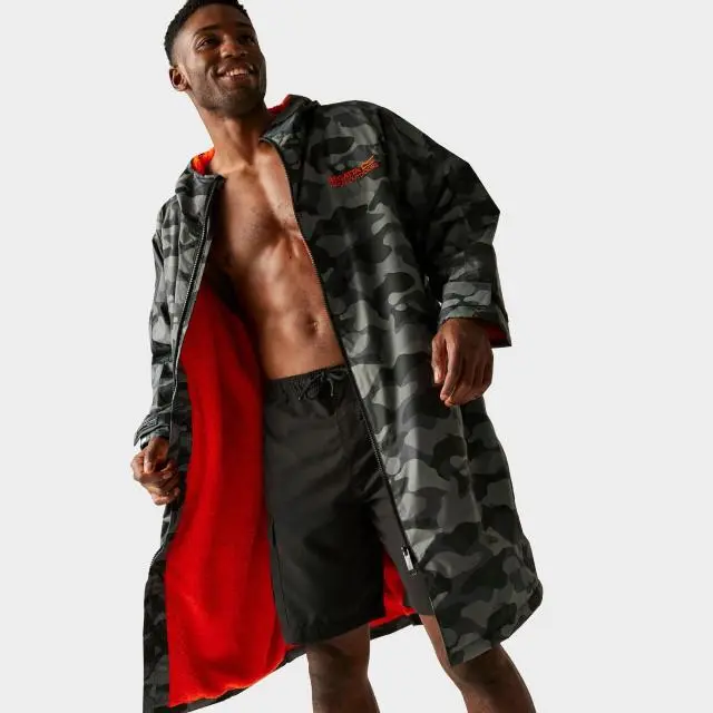 Regatta Waterproof Changing Robe, Green