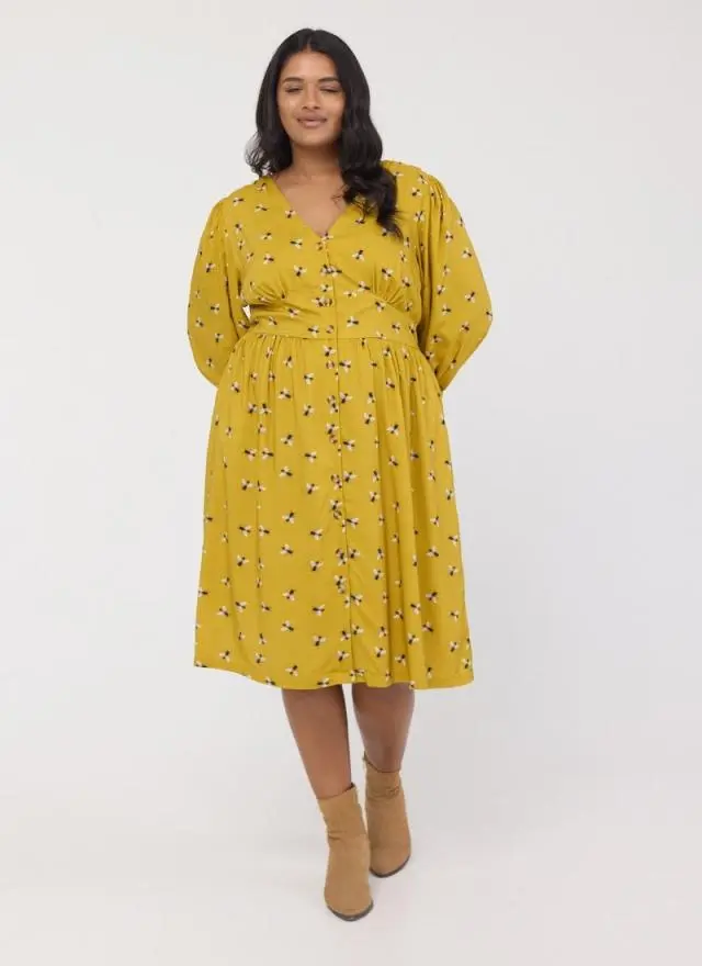 Joanie Clothing Reba Bee Print Button