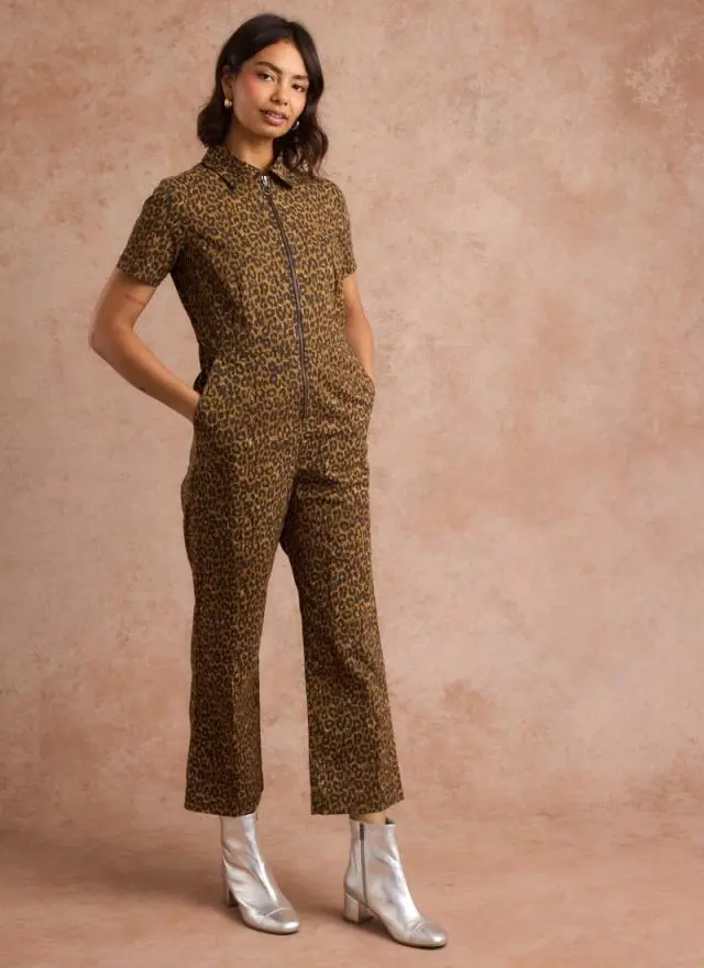 Joanie Clothing Robin Short Sleeve Leopard Print Boilersuit