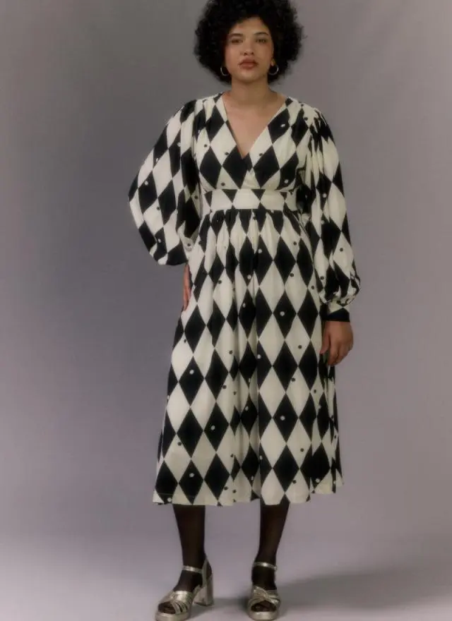 Joanie Clothing Tori Diamond Print Balloon Sleeve Midaxi Dress