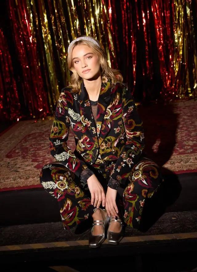 Joanie Clothing Frank Paisley Print Velvet Tailored Blazer