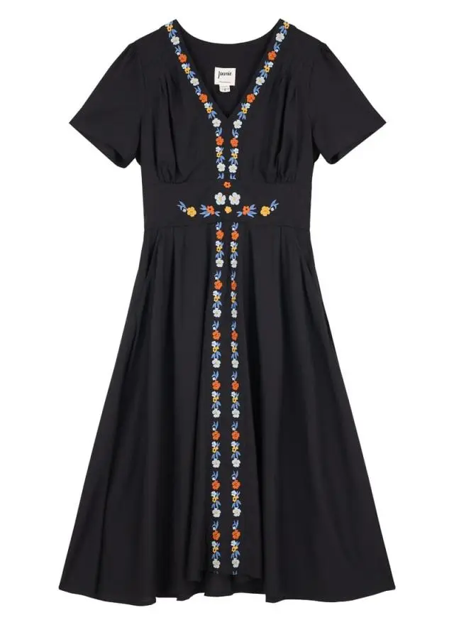 Joanie Clothing Podie Embroidered Floral Midi Dress 