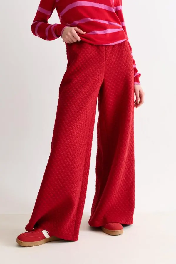 Flory Scallop Quilt Wide Leg Trouser - Wine Red