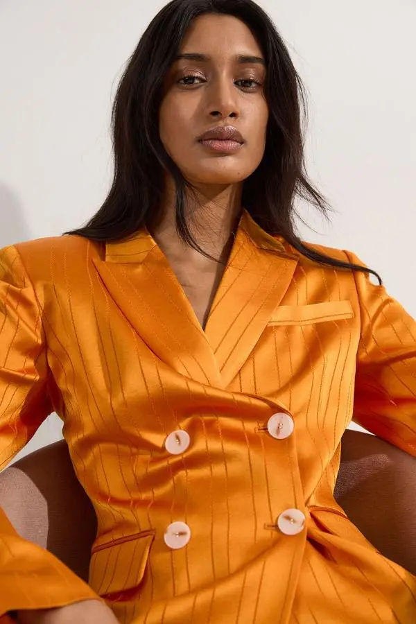 Petite Premium Satin Pinstripe Tuxedo Oversized Tailored Blazer - Mango