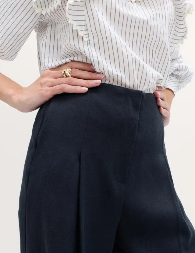 M&S Single Pleat Wide Leg Trousers with Linen Midnight Navy