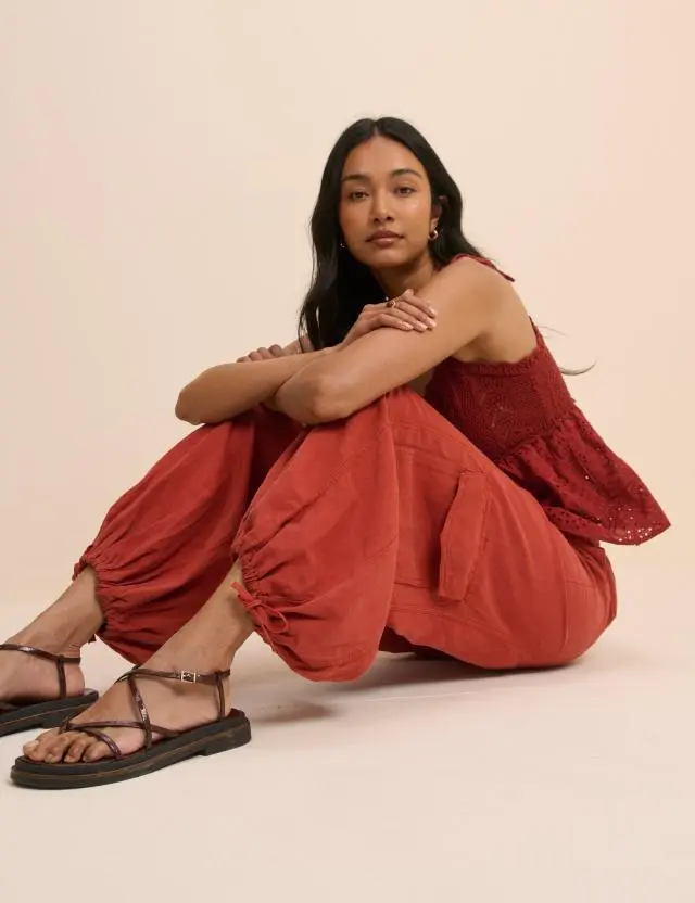 Red Utility Balloon Trousers