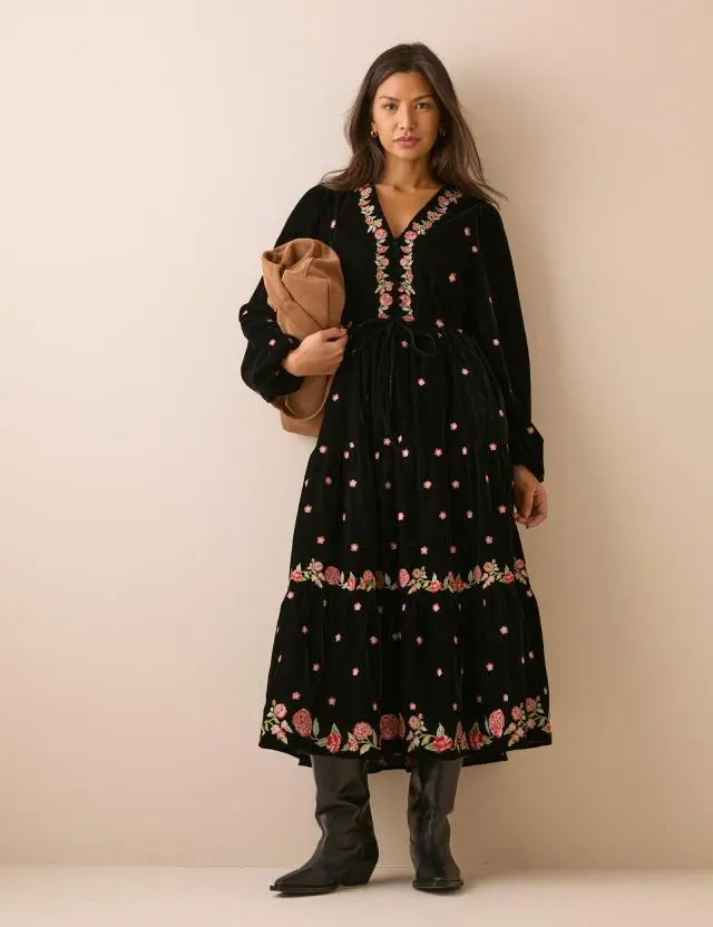 Black Floral Velvet Lianne Midi Dress