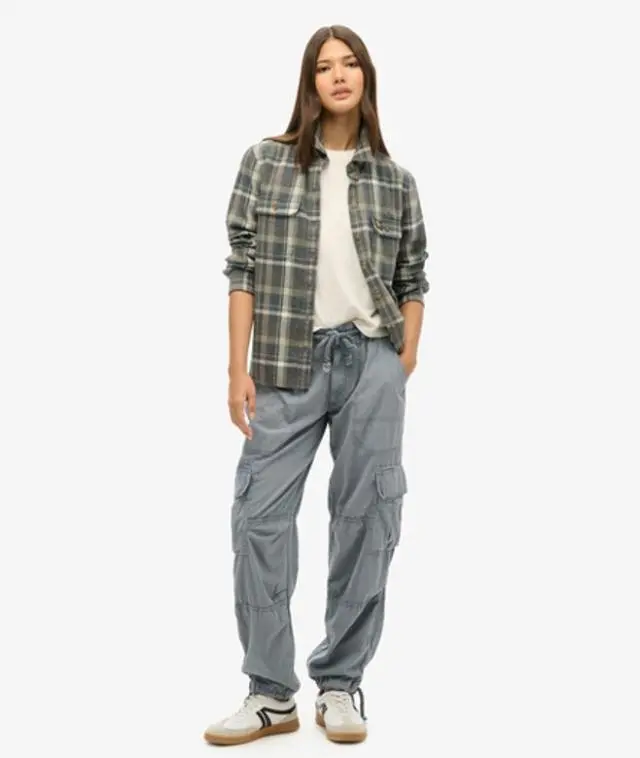 Superdry Women's Lightweight Beach Cargo Pants Blue / Blue Mirage - 