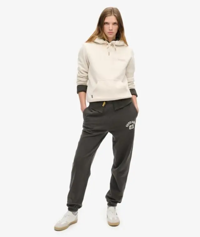 Superdry Women's Athletic Essentials Boyfriend Jogger Black / Bison Black - 