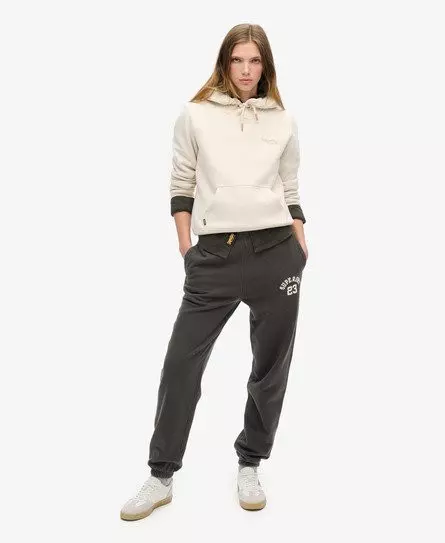 Superdry Women's Athletic Essentials Boyfriend Jogger Black / Bison Black -