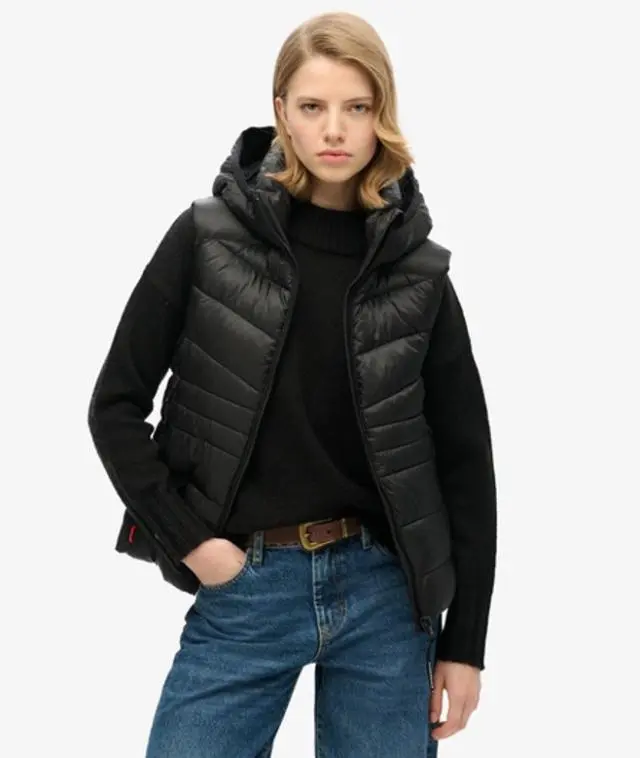 Superdry Women's Hooded Fuji Quilt Padded Gilet Black - 