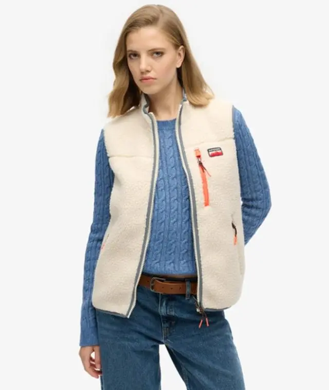 Superdry Women's Slim Fit Outdoor Fleece Gilet, Cream, 