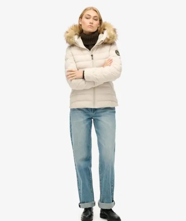 Superdry Women's Fuji Faux Fur Hooded Padded Jacket Beige / Rainy Day Grey - 