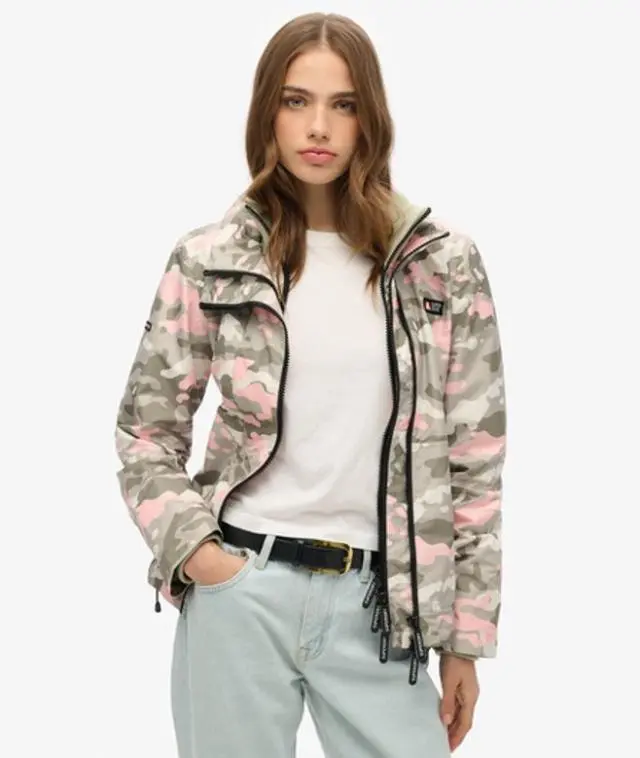 Superdry Women's Mountain Windbreaker Jacket Green / Seagrass Green Pink Camo - 