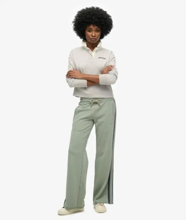 Superdry Women's Athletic Essentials Logo Straight Joggers Green / Lily Pad Green -