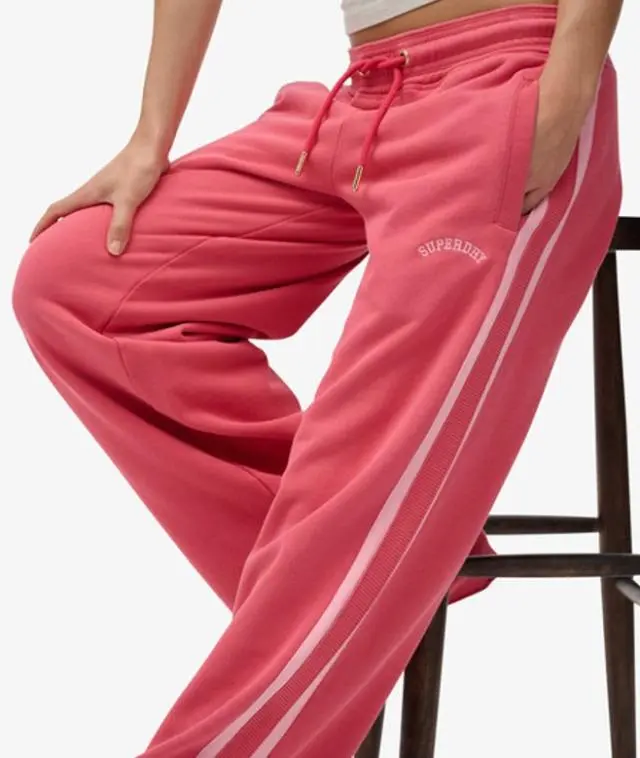 Superdry Women's Athletic Essentials Logo Straight Joggers Red / Holly Berry Red - 