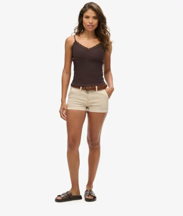 Superdry Women's Slim Fit Logo Patch Chino Hot Shorts, Beige, 